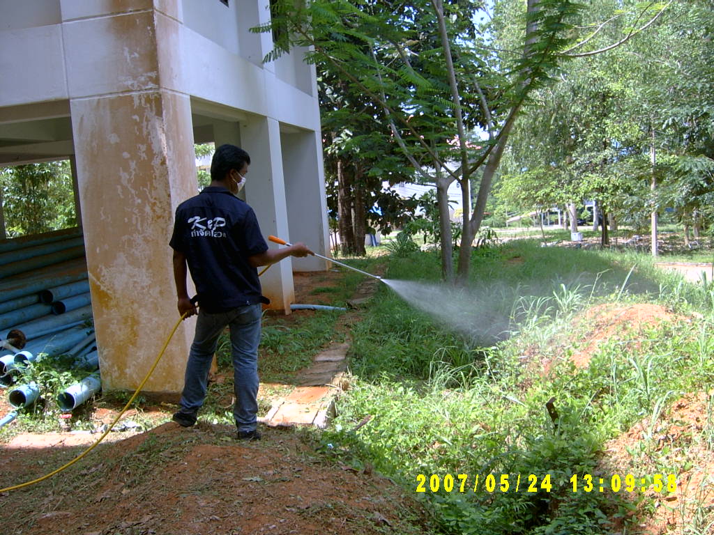 การฉีดพรมน้ำยาภายนอกอาคาร